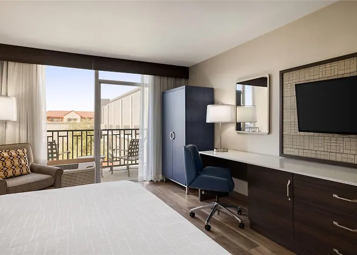Hotel Wyndham Phoenix Airport - 3*