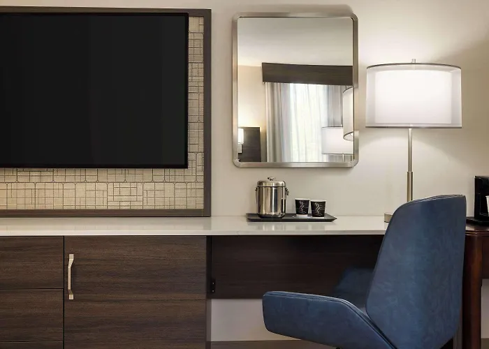 Hotel Wyndham Phoenix Airport - 3*