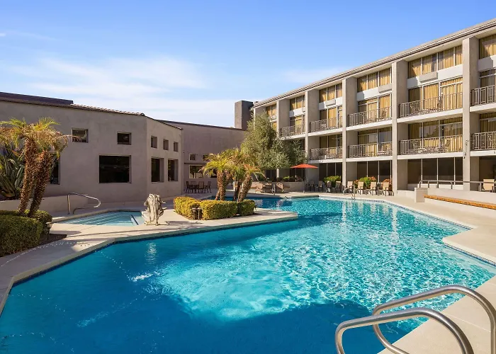 Wyndham Phoenix Airport - 3*