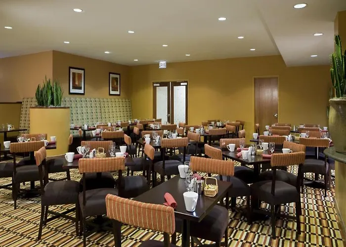 Wyndham Phoenix Airport - 3* Tempe